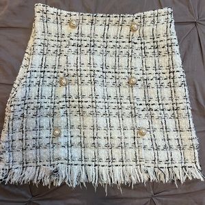 Black and white skirt, size xs, worn once, great condition.